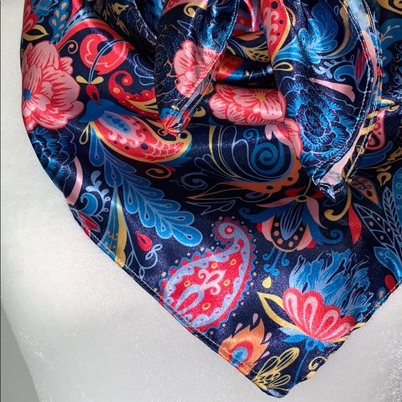 𝙿𝚘𝚙𝚙𝚢 𝚁𝚘𝚢𝚊𝚕𝚝𝚢 𝚆𝚒𝚕𝚍 𝚁𝚊𝚐 - Picture 3 of 4